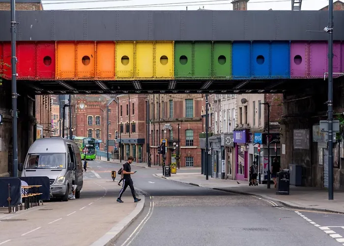 Apartment Bright & Spacious Mid-level At Briggate