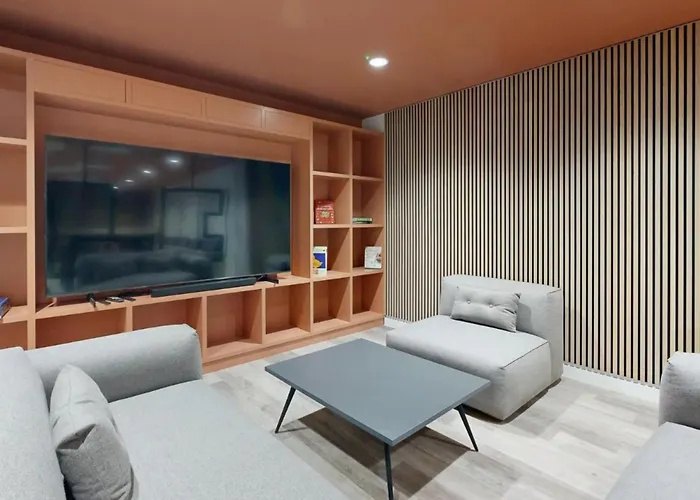 Apartment Bright & Spacious Mid-level At Briggate Leeds (West Yorkshire)